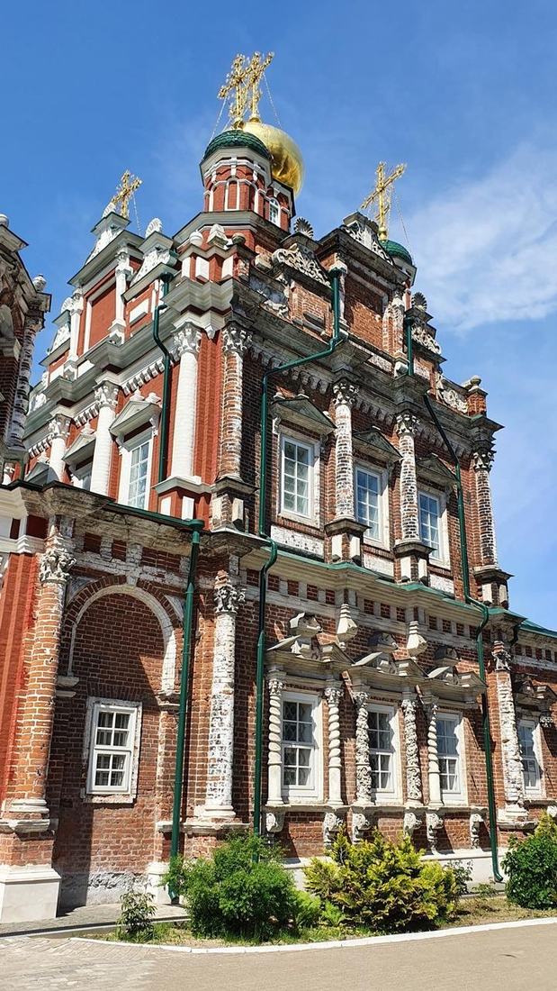 Смоленская церковь в Гордеевке: Окна на объекте